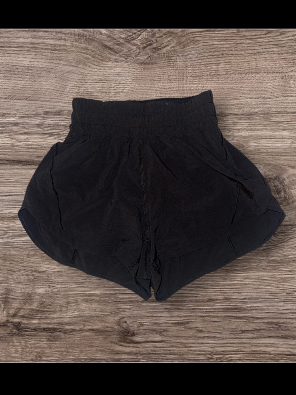 Lululemon Black Hottie Hot High Rise Lines Shorts 2.5” Size 2